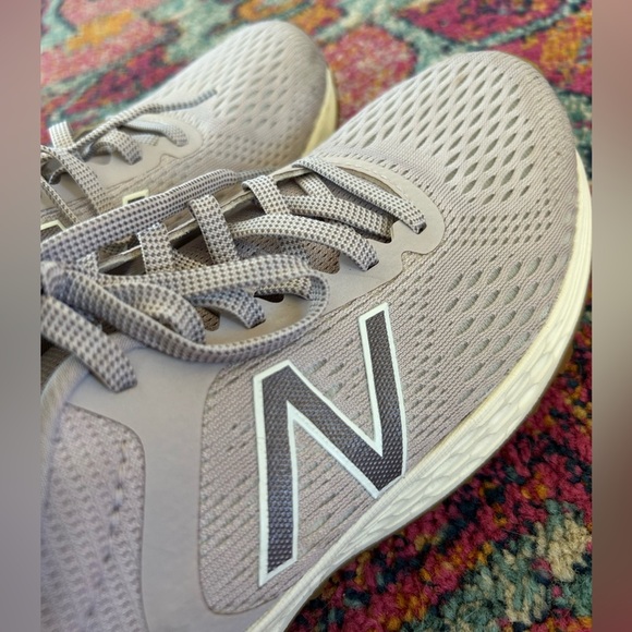 New Balance | Women's Lavender/Grey Fresh Foam Arishi V2 Running Shoes, size 8.5 - Picture 3 of 14